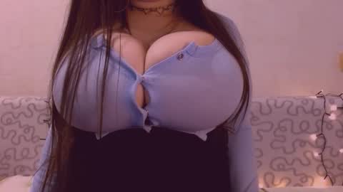 Snapshot of sexxgirlboy chatting on 03/16/26, 05:44 Julia online show from 03/16/26, 05:44