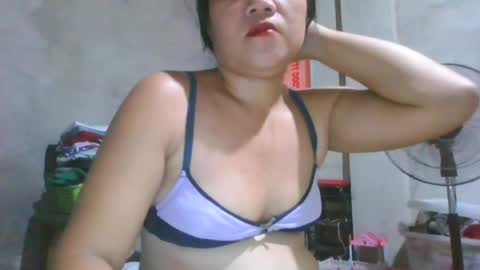 Snapshot of sexxxymomsh chatting on 06/18/26, 06:57 sexxxymomsh online show from 06/18/26, 06:57