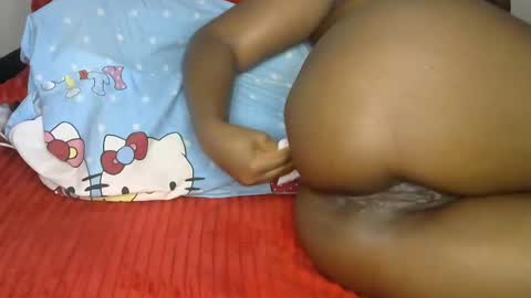 Snapshot of sexxy_bhaddie chatting on 01/28/25, 03:36 kisses online show from 01/28/25, 03:36
