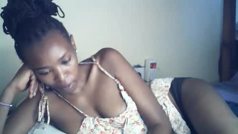 sexxy_curvy23 online show from 04/29/26, 06:06