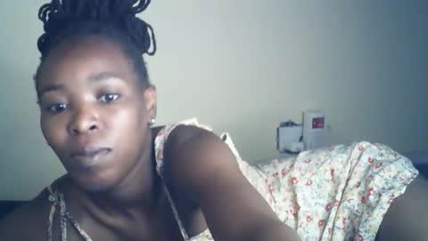 sexxy_curvy23 online show from 05/03/26, 01:44