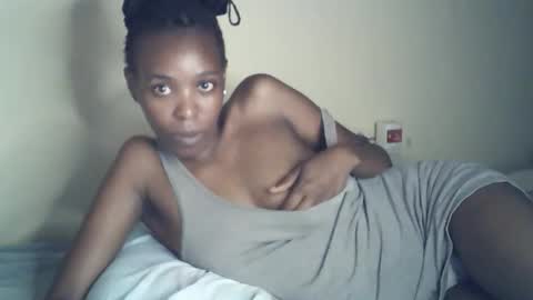 sexxy_curvy23 online show from 05/07/26, 06:02