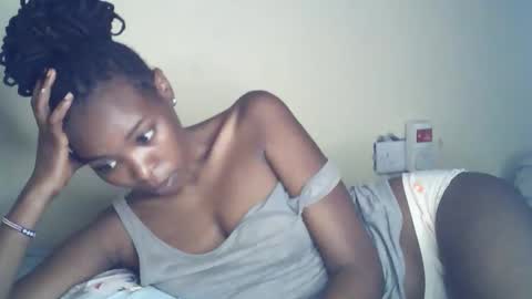 sexxy_curvy23 online show from 05/09/26, 02:17