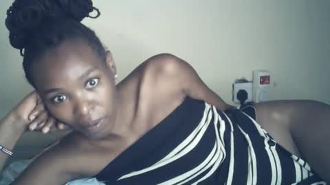 sexxy_curvy23 online show from 05/10/26, 01:33