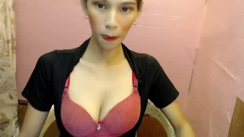 Snapshot of sexxy_dahlia chatting on 04/17/26, 04:26 Dahlia online show from 04/17/26, 04:26