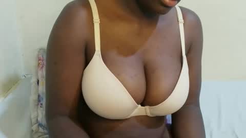 sexxy_maya1 online show from 05/02/26, 07:52