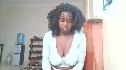 Snapshot of sexxy_thick_ebony chatting on 09/15/25, 06:24 Sweet doll  online show from 09/15/25, 06:24