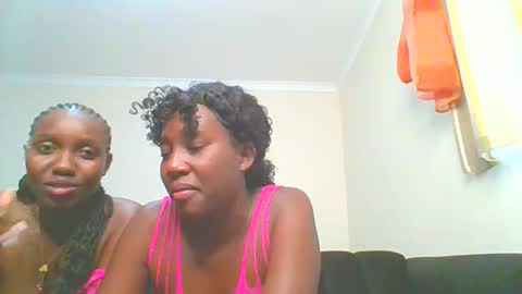 Snapshot of sexxy_thick_ebony chatting on 09/28/25, 07:14 Sweet doll  online show from 09/28/25, 07:14