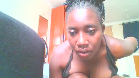Snapshot of sexxy_thick_ebony chatting on 11/01/25, 07:10 Sweet doll  online show from 11/01/25, 07:10