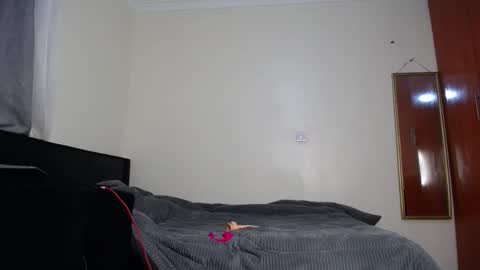 Snapshot of sexxy_thick_ebony chatting on 03/18/26, 07:33 Sweet doll online show from 03/18/26, 07:33