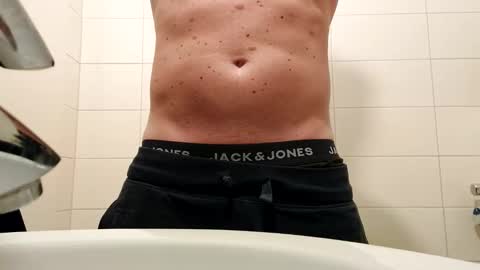 Snapshot of sexy30031986 chatting on 10/28/25, 08:33 sexy30031986 online show from 10/28/25, 08:33