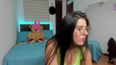 Snapshot of sexy_3512 chatting on 12/02/25, 12:27 LUXURY online show from 12/02/25, 12:27