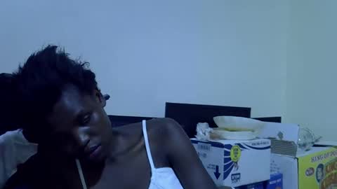 Snapshot of sexy_aliyahh chatting on 05/30/26, 08:17 sexy_aliyahh online show from 05/30/26, 08:17