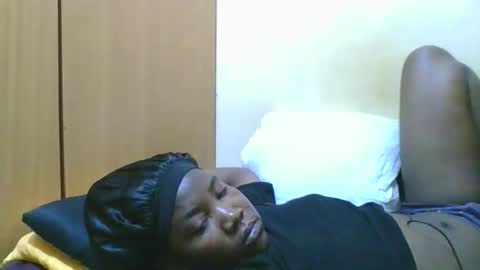 Snapshot of sexy_ariana90 chatting on 01/17/26, 09:51 Reshia online show from 01/17/26, 09:51