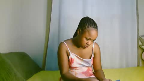 Ariana online show from 10/13/25, 01:22