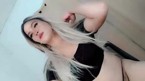 Snapshot of sexy_blaire chatting on 09/28/25, 01:27 Haley Blaire online show from 09/28/25, 01:27