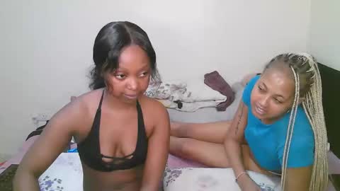 Snapshot of sexy_bluegirl chatting on 04/01/26, 11:00 sexy_bluegirl online show from 04/01/26, 11:00