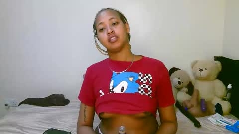 Snapshot of sexy_bluegirl chatting on 04/14/26, 10:16 sexy_bluegirl online show from 04/14/26, 10:16