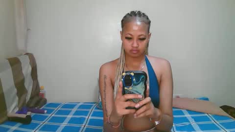 Snapshot of sexy_bluegirl chatting on 04/19/26, 04:28 sexy_bluegirl online show from 04/19/26, 04:28