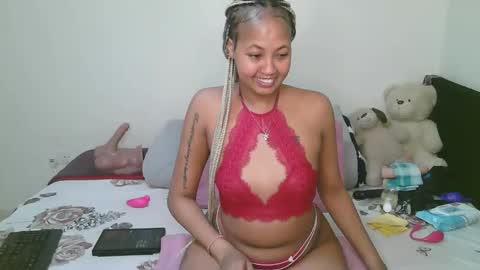 Snapshot of sexy_bluegirl chatting on 05/02/26, 10:26 sexy_bluegirl online show from 05/02/26, 10:26