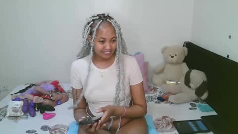 Snapshot of sexy_bluegirl chatting on 05/11/26, 02:17 sexy_bluegirl online show from 05/11/26, 02:17