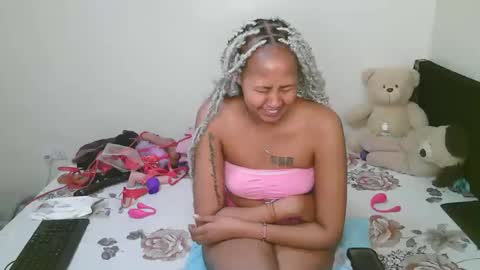 Snapshot of sexy_bluegirl chatting on 05/13/26, 06:22 sexy_bluegirl online show from 05/13/26, 06:22