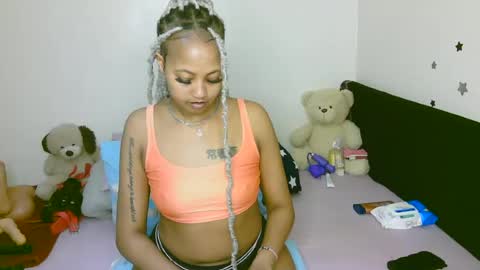 Snapshot of sexy_bluegirl chatting on 06/16/26, 12:19 sexy_bluegirl online show from 06/16/26, 12:19