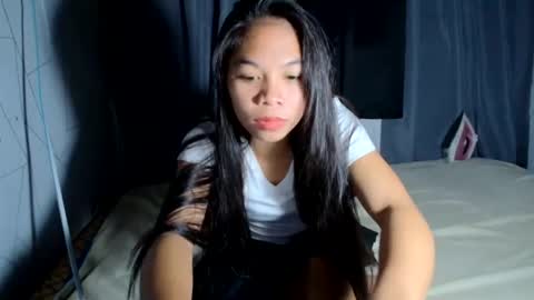 Snapshot of sexy_criz chatting on 12/15/25, 12:37 sexy_criz online show from 12/15/25, 12:37