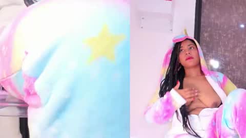 Snapshot of sexy_curlylady chatting on 02/08/26, 02:04 sexy_curlylady online show from 02/08/26, 02:04