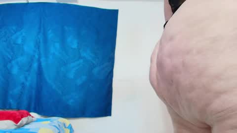 Snapshot of sexy_curvi chatting on 06/05/26, 03:51 karla instagram online show from 06/05/26, 03:51