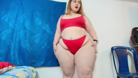 Snapshot of sexy_curvi chatting on 06/08/26, 03:56 karla instagram online show from 06/08/26, 03:56