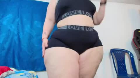 Snapshot of sexy_curvi chatting on 06/18/26, 04:11 karla instagram online show from 06/18/26, 04:11