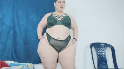 Snapshot of sexy_curvi chatting on 07/23/26, 04:27 karla instagram online show from 07/23/26, 04:27