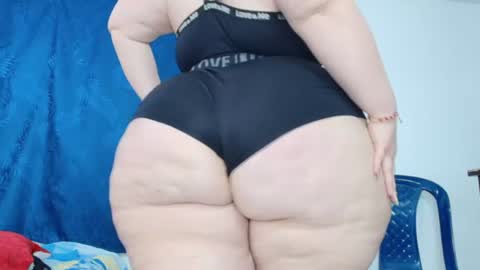 Snapshot of sexy_curvi chatting on 07/30/26, 04:06 karla instagram online show from 07/30/26, 04:06