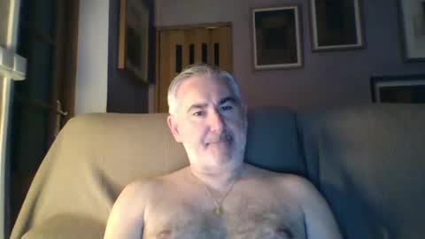 Snapshot of sexy_italiandaddy chatting on 12/12/24, 05:48 Antonio online show from 12/12/24, 05:48