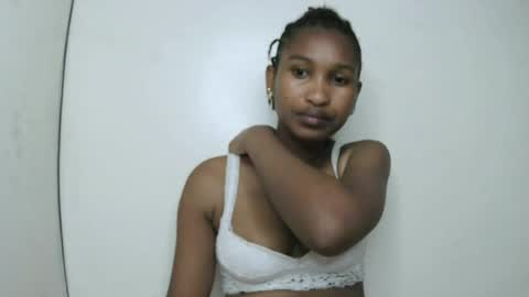 Snapshot of sexy_joyline chatting on 06/19/26, 01:21 joy online show from 06/19/26, 01:21