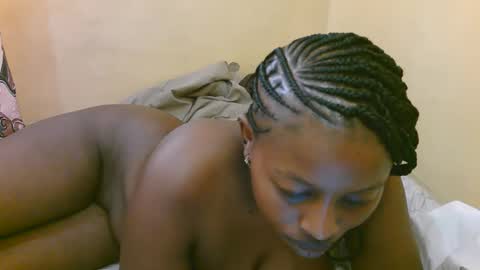 Snapshot of sexy_latasha chatting on 09/30/25, 07:13 sexy_latasha online show from 09/30/25, 07:13