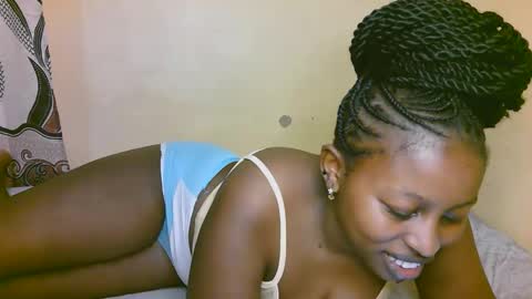 Snapshot of sexy_latasha chatting on 10/14/25, 02:34 sexy_latasha online show from 10/14/25, 02:34