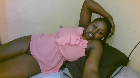 Snapshot of sexy_latasha chatting on 10/19/25, 07:47 sexy_latasha online show from 10/19/25, 07:47