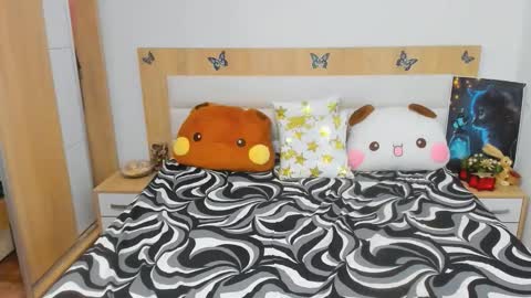 Lily online show from 05/09/26, 04:17