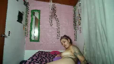 sexy lolas online show from 06/25/26, 01:27