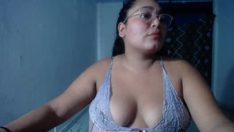 Snapshot of sexy_love_15 chatting on 04/02/26, 05:27 SIRENA LOVE online show from 04/02/26, 05:27