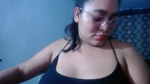 Snapshot of sexy_love_15 chatting on 04/15/26, 05:36 SIRENA LOVE online show from 04/15/26, 05:36