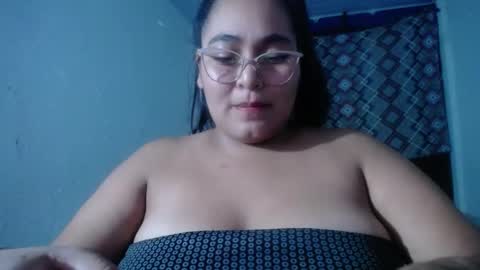Snapshot of sexy_love_15 chatting on 04/16/26, 05:19 SIRENA LOVE online show from 04/16/26, 05:19