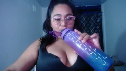 Snapshot of sexy_love_15 chatting on 04/26/26, 05:27 SIRENA LOVE online show from 04/26/26, 05:27