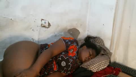 sexy_lunah online show from 10/24/25, 09:55