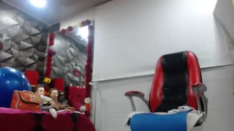 MARIPOSA online show from 11/04/25, 12:15