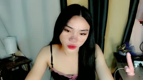 Snapshot of sexy_mikaxoxo chatting on 01/22/25, 01:10 mika online show from 01/22/25, 01:10
