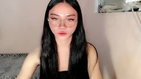 Snapshot of sexy_mikaxoxo chatting on 01/23/25, 10:54 mika online show from 01/23/25, 10:54