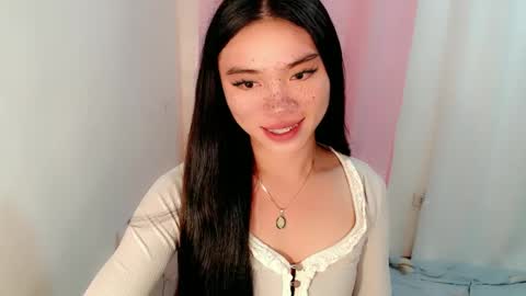 Snapshot of sexy_mikaxoxo chatting on 02/19/25, 07:59 mika online show from 02/19/25, 07:59